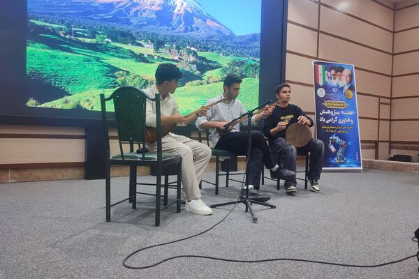 درخشش خلاقیت دانش آموزان قدسی در نمایشگاه دستاوردهای فناورانه و پژوهشی