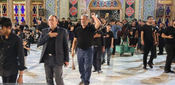 سوگواره هیئت سقایی (العطش) در حرم مطهر پیام‌آور واقعه عاشورا به ایران