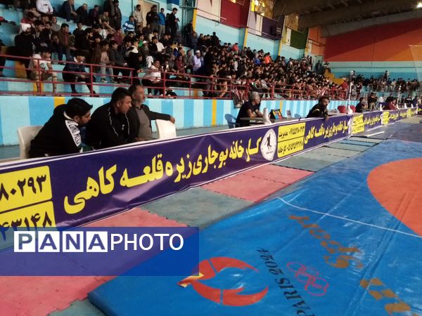 رقابت ۳۵۰ کشتی گیر در تربت جام 