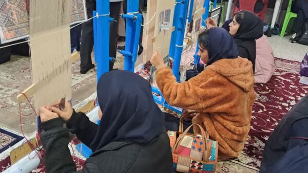 موج رنگها در جشنواره فردا