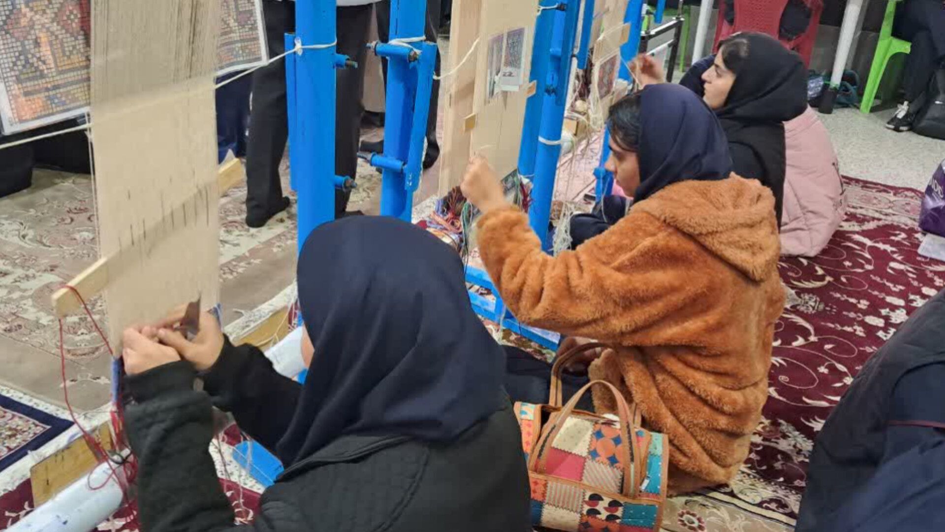 موج رنگها در جشنواره فردا