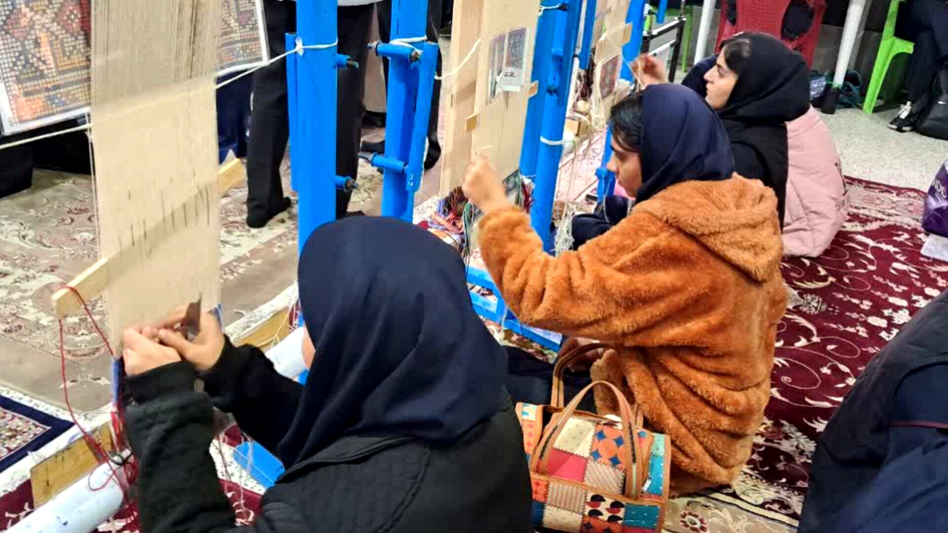 موج رنگها در جشنواره فردا