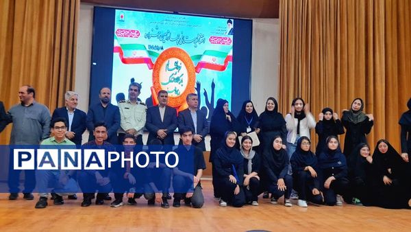 برگزاری اختتامیه جشنواره نوجوان سالم و یاریگران زندگی در کانون شهید فهمیده کرج