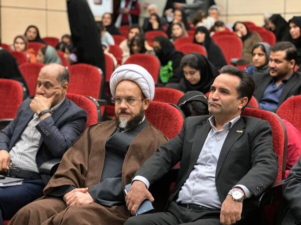  رونمایی از چهار کتاب در شب شعر خلیل‌آباد