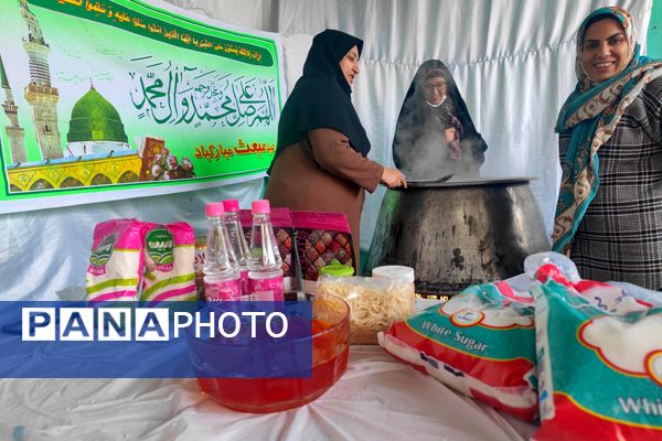 پخت شله زرد نذری در دبیرستان شاهد شهید قاسم سلیمانی