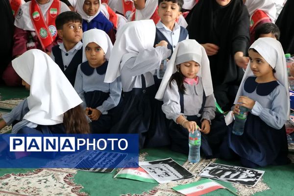 دانش‌آموزان بندرخمیر پیشگام در تجدید میثاق با آرمان‌های استکبارستیزی
