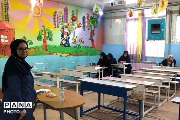 برپایی آزمون کتبی «رویداد تا اوج» در دبستان راهیان نور ناحیه دو شهرری 
