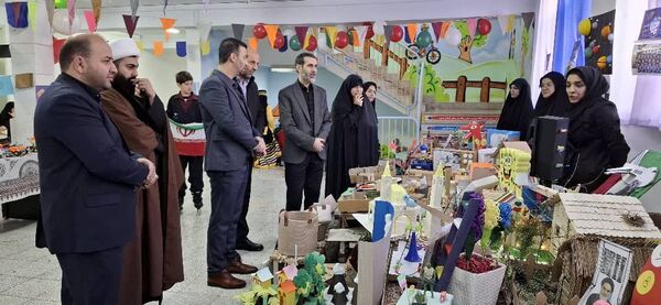 خلاقیت هنری و فرهنگی دبستان شهید فکوری در «هفته ماها»