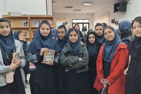  بازدید مدرسه نرگس پردیس از کتابخانه شیخ بهایی