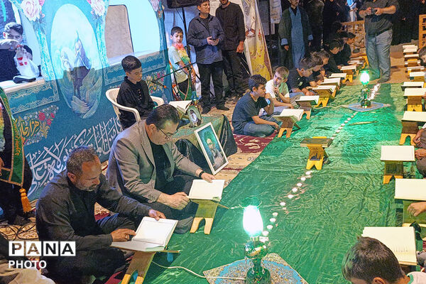 محفل انس با قرآن دانش‌آموزی در بزرگداشت مقام رهبر شهید در بجنورد