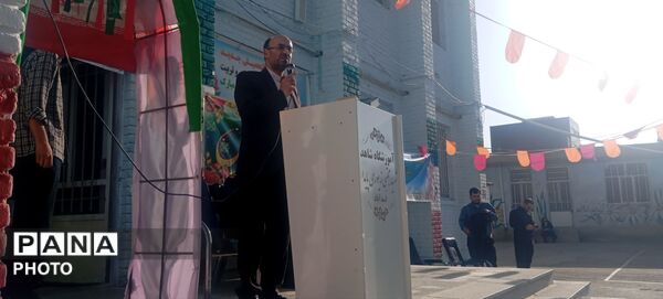 نواختن زنگ مهر و مقاومت ایثار و آغازسال تحصیلی جدیددر آموزشگاه شاهدشهیدزیوری 