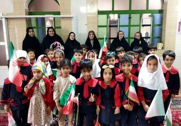  نوآموزان کوهپایه ای از معلمان به مناسبت هفته معلم قدردانی کردند