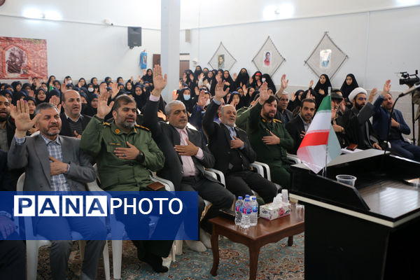 برپایی جشن «حضور تا ظهور» در دبیرستان شهیده حسنی سعدی قم