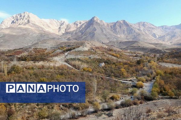 تصاویر زیبا از پاییز رنگارنگ در شهر دار السادات بار نیشابور 