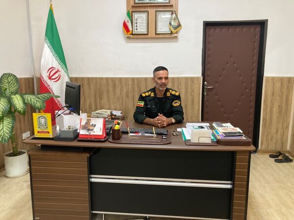 بازدید دانش‌آموزان دبیرستان سمیه از کلانتری ۱۱ بجنورد به مناسبت هفته نیروی انتظامی 