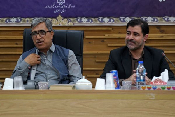 نشست خبری مدیرکل نوسازی مدارس استان اصفهان با دانش آموز خبرنگاران پانا