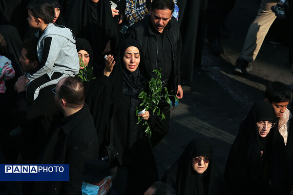 تشییع پیکر مطهر ۱۰۰ شهید گمنام
