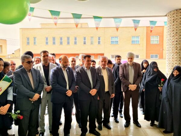 مراسم افتتاحیه مدرسه خیرساز شهیدان بارفروش در کاشان