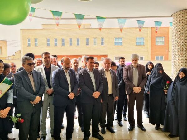 مراسم افتتاحیه مدرسه خیرساز شهیدان بارفروش در کاشان