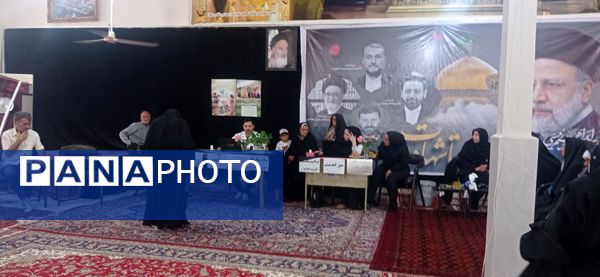 در سالروز شهادت شهید خدمت،میز خدمت در شهر نسر برپا شد