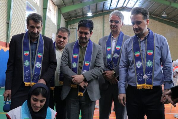 بهارستان دو صحنه همفکری، همدلی و همکاری پیشتازان در همایش یاوران انقلاب
