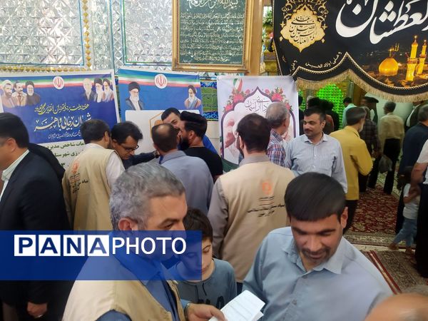 برپایی میز خدمت در کاشمر 