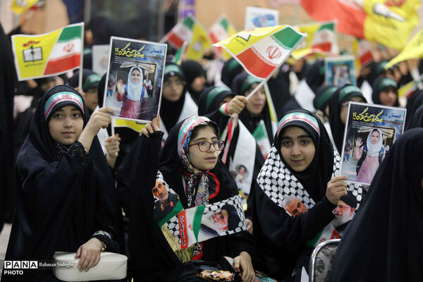 مراسم سالروز شهادت شهید حسین فهمیده و هفته بسیج دانش‌آموزی