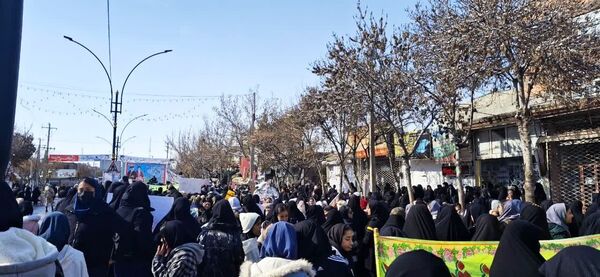 پاسخ حماسی مردم انقلابی فاروج به استکبار جهانی با حضور در راهپیمایی ۲۲بهمن 