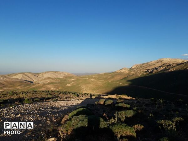 منظره ی دیدنی طبیعت کوه های شهر بار 
