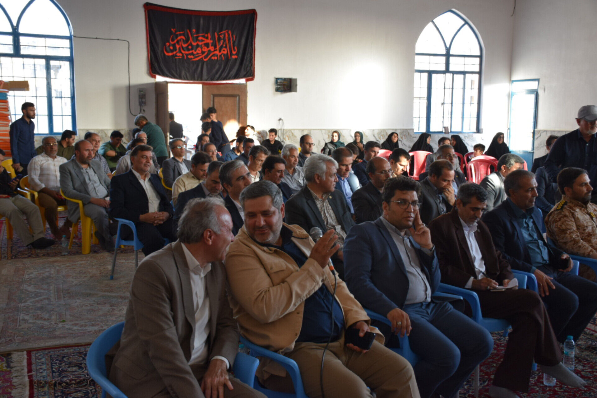نشست مشترک مسئولان تربت‌حیدریه با شهروندان شهرک ولیعصر