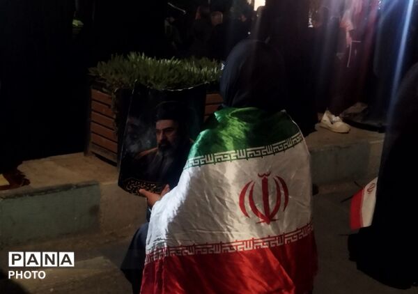 نهمین شب از مراسم عزاداری امام حسین همراه با هئیت زنجیر زنی در حسینیه امام خمینی