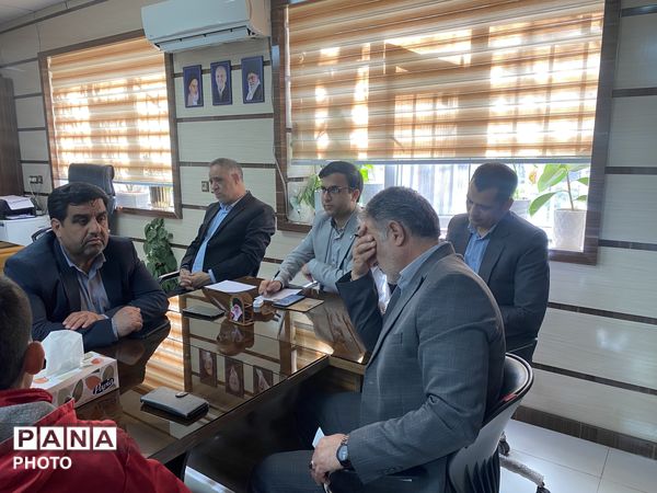 دومین جلسه مشورتی شورای دانش‌آموزی شهرستان با حضور مدیر آموزش و پرورش باخرز