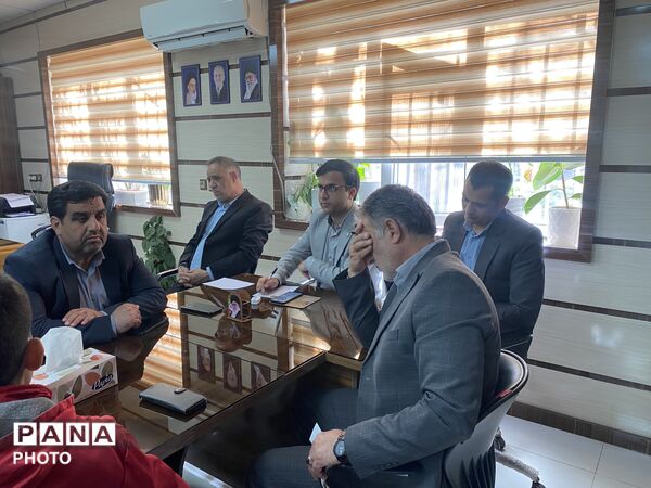 دومین جلسه مشورتی شورای دانش‌آموزی شهرستان با حضور مدیر آموزش و پرورش باخرز