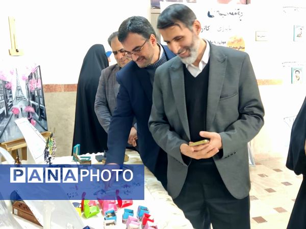 برگزاری اختتامیه جشنواره و نمایشگاه یلدایی کانون فرهنگی‌تربیتی روح‌الله در منطقه ۵