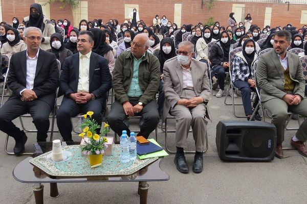 مراسم هفته پژوهش در دبیرستان بانو عفت آهنگری شهرری