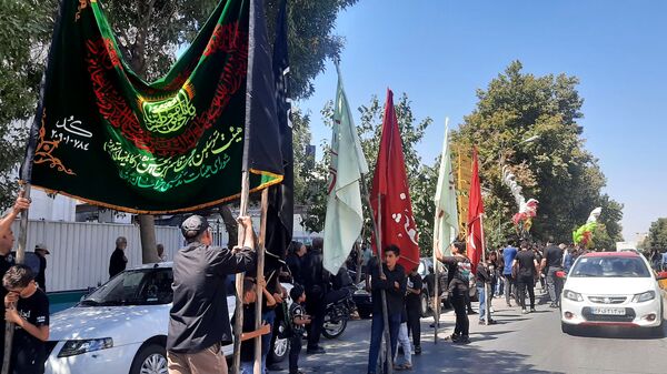 جاماندگان اربعین حسینی در مسیر حرم مطهر امام مهربانی