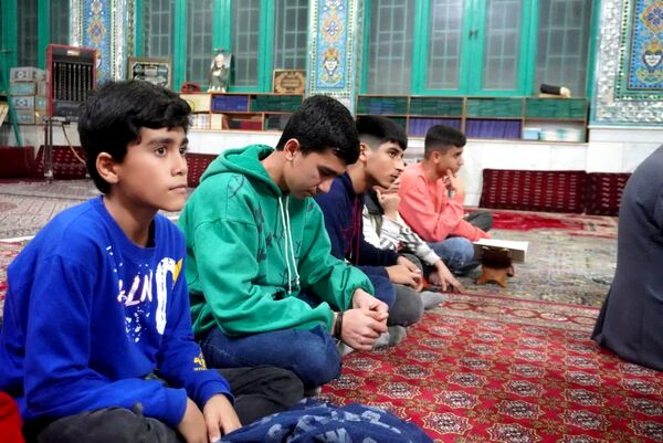 چلچراغ آیه‌ها و جشن ولادت حضرت فاطمه‌زهرا(س) در گالیکش