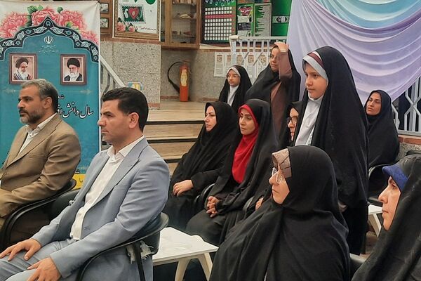 مراسم یادواره شهدا و گرامیداشت هفته دفاع مقدس در مدارس ناحیه 2 شهرری 