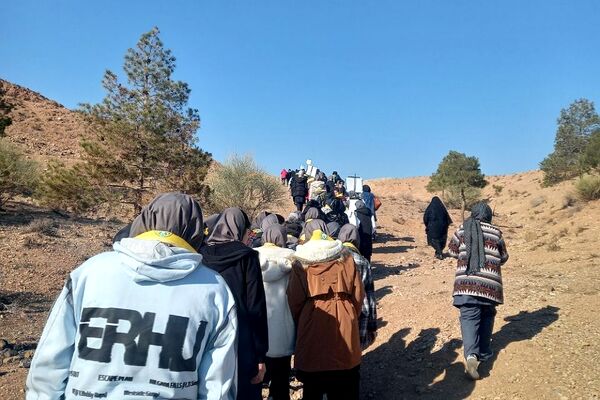 اعزام دانش آموزان شهرستان ورامین به اردو یک روزه تمشک