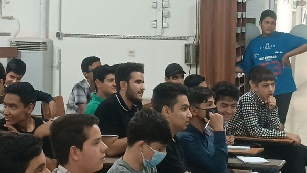 جلسه تبادل تجربه با رتبه ۵ کنکور در دبیرستان شاهد ابوذر غفاری 