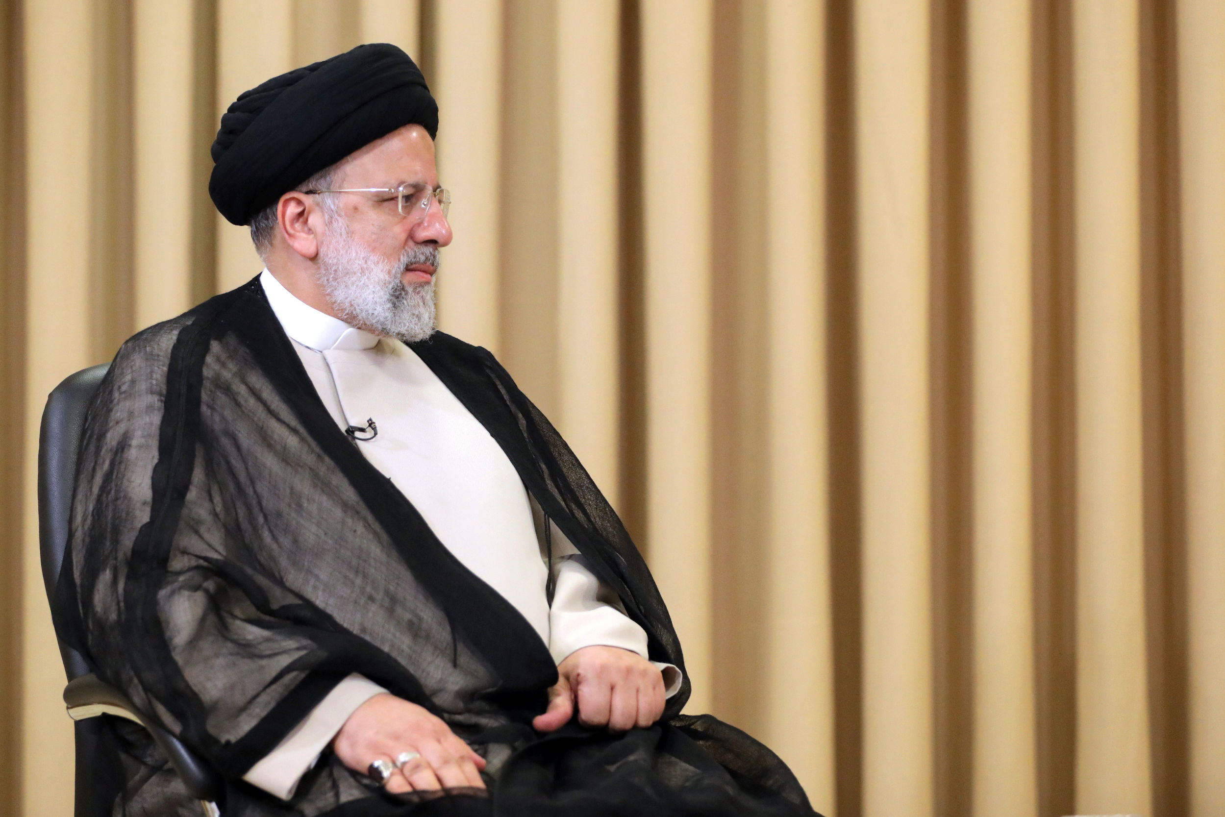 آیت‌الله رئیسی تبلور یک مدیری انقلابی و خادم مردم بود

