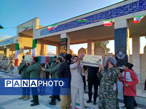 استقبال از شهدای گمنام در شهر درق