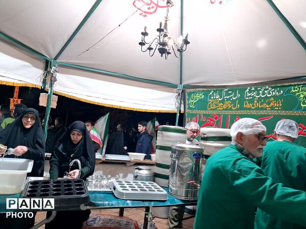 خدمات رسانی موکب ها در بلوار فضل نیشابور