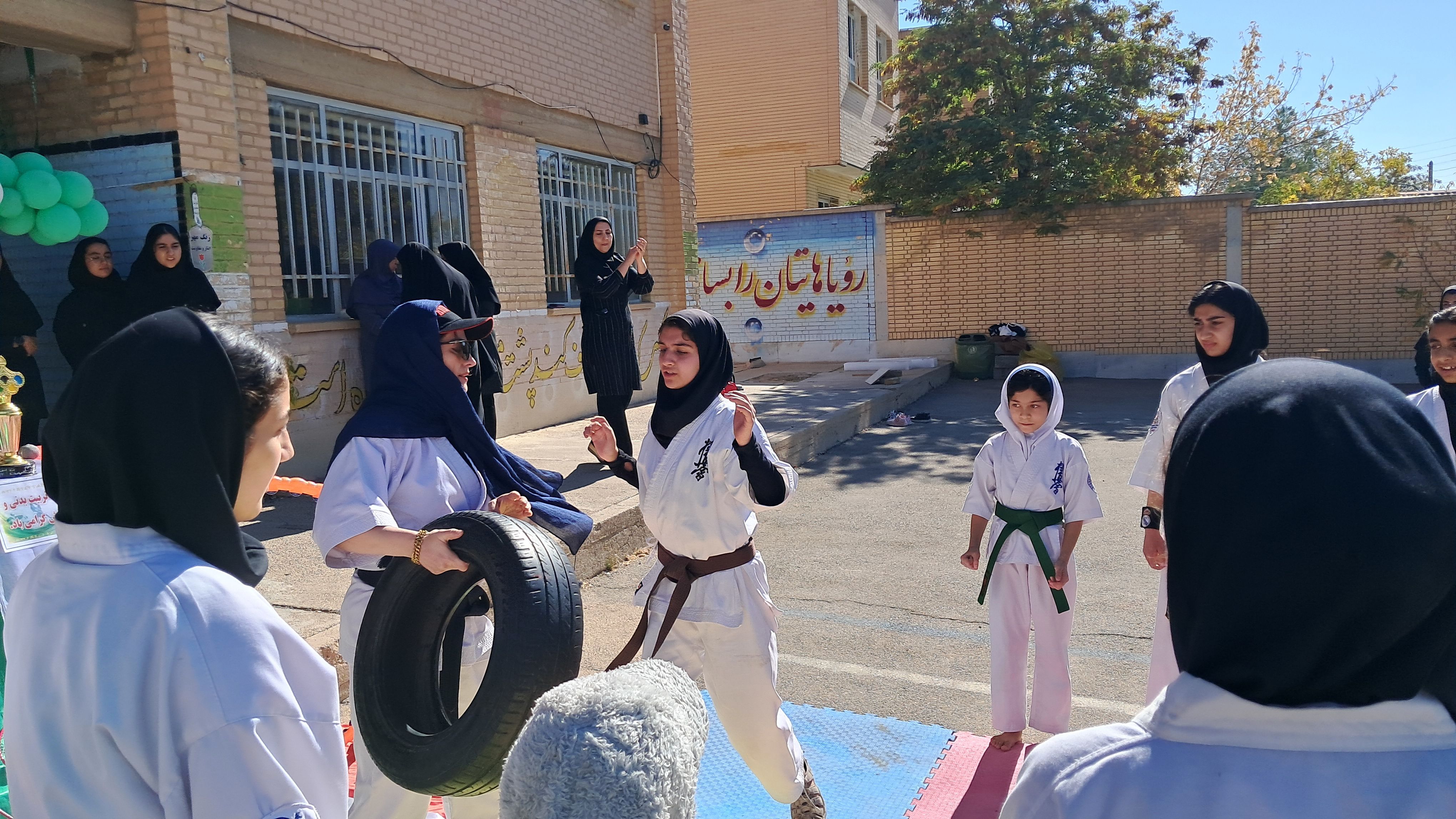 نشاط و رقابت در دبیرستان شاهد فارسان