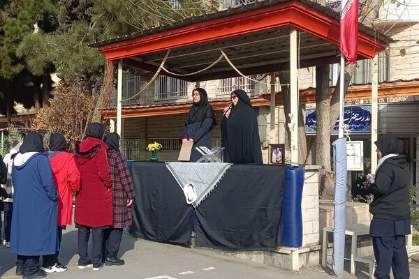 برگزاری مراسم سالگرد شهادت حاج قاسم سلیمانی در مدرسه حضرت زینب(س) ناحیه یک شهرری