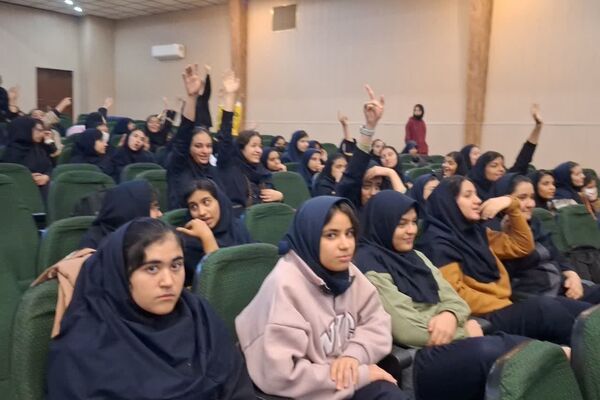 از ظهور نور تا درخشش فجر در دبیرستان پویش