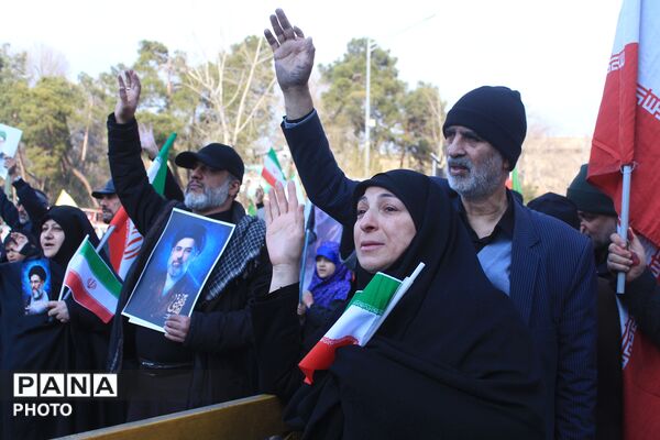 بیعت مردم تهران با سومین رهبر انقلاب