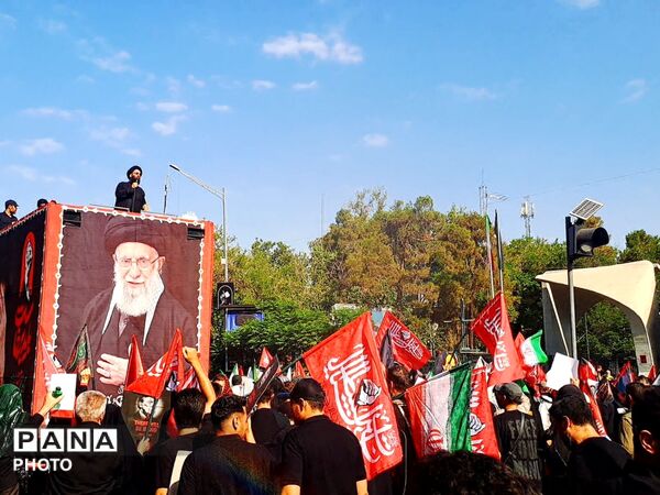 آخرین سلام؛ از میدان انقلاب تا میدان آزادی، تهران در آیین وداع با رهبر شهید