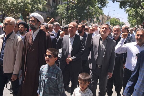 خروش مردم سنندج در راهپیمایی جمعه خشم و نصر