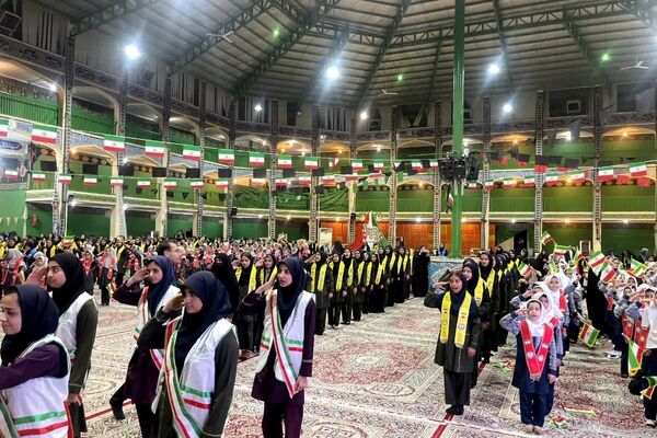 جلوه‌‌ای دیدنی از شور دانش‌‌آموزان در برنامه سالروز تاسیس سازمان دانش آموزی در یزد